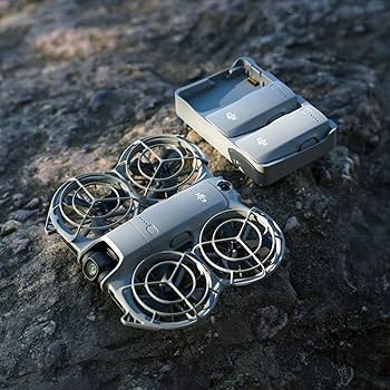 DJI Neo 2 avec sa batterie